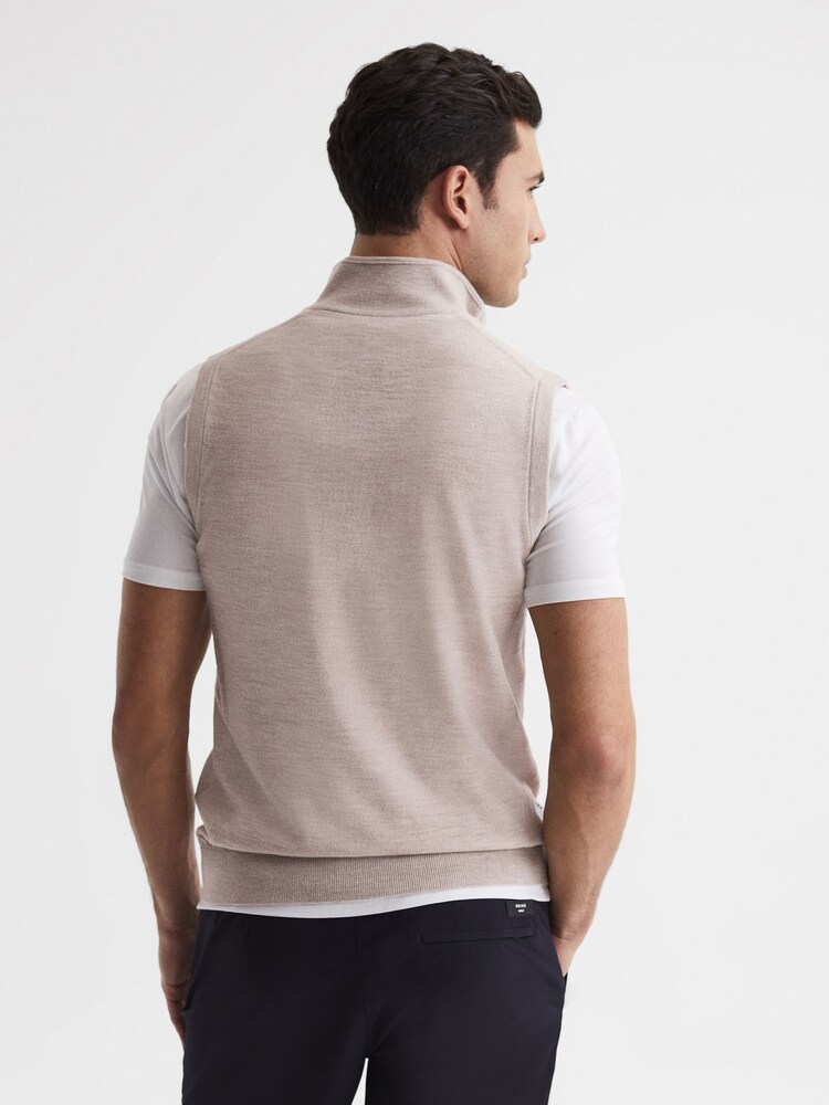 Reiss Stone Melange Wedge Golf Merino Sleeveless Half-Zip Jumper - Image 5 of 5