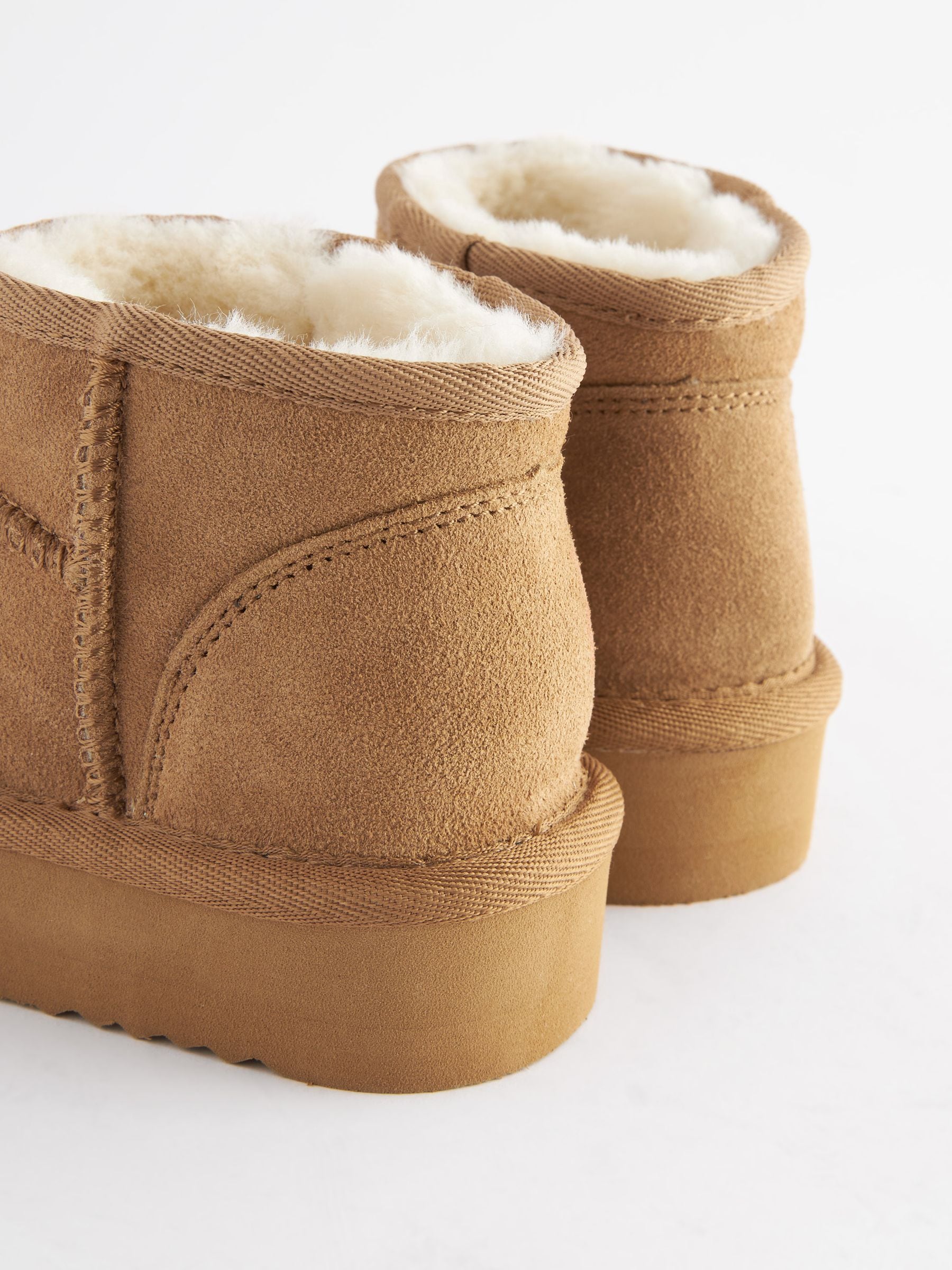 Suede pull on boots outlet