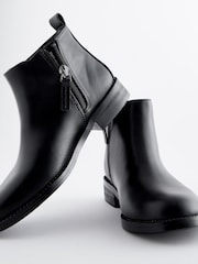 Schwarz - Niedrige Chelsea-Stiefel - Bild 5 von 5