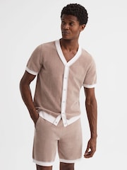 Reiss Champagne Striker Chenille Press Stud V-Neck Shirt - Image 1 of 5