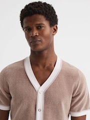 Reiss Champagne Striker Chenille Press Stud V-Neck Shirt - Image 4 of 5