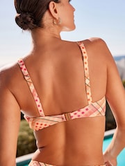 Pink - Savannah Miller x Next Kariertes Bikinioberteil - Bild 3 von 5