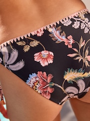 Schwarz - Savannah Miller x Next Bikini Unterteil mit Seitenbindung​​​​​​​ - Bild 5 von 6
