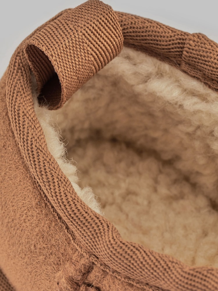 Hellbraun - Hausschuh-Stiefel mit kuscheligem Futter aus Fellimitat - Bild 9 von 9 Hellbraun - Hausschuh-Stiefel mit kuscheligem Futter aus Fellimitat - Bild 9 von 9