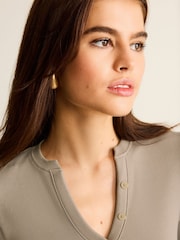 بني فاتح - رداء علويHenley بكم طويل نسيج مضلع بأزرار - صورة 3 من 5