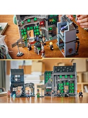 LEGO Harry Potter™ Knockturn Alley™ Wizarding Shops 76471 - Image 6 of 7
