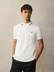 Белый/Красный/Темно-синий  - Рубашка поло с контрастной отделкой Fred Perry - Image 1 of 4