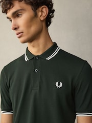 Зеленый/белый - Рубашка поло с контрастной отделкой Fred Perry - Image 4 of 5
