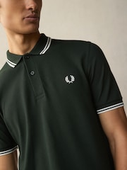 Зеленый/белый - Рубашка поло с контрастной отделкой Fred Perry - Image 5 of 5