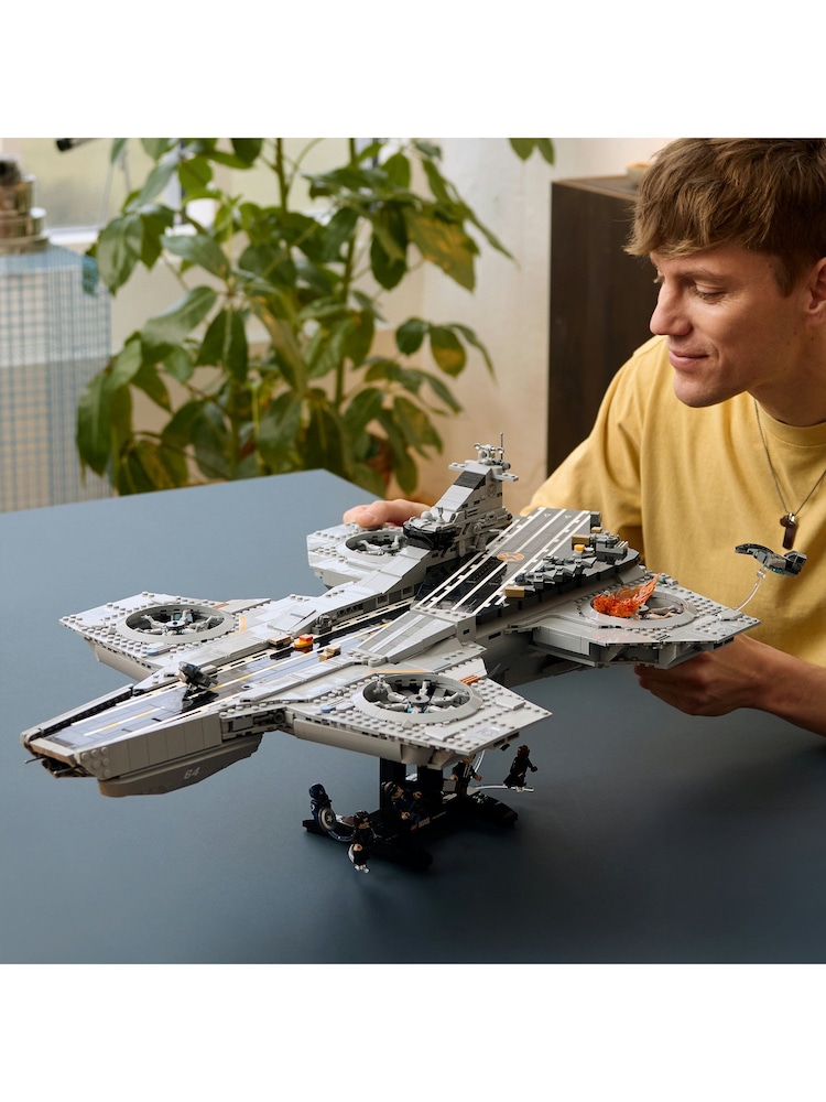 LEGO Marvel S.H.I.E.L.D. Helicarrier Building Set 76354 - Image 8 of 8 LEGO Marvel S.H.I.E.L.D. Helicarrier Building Set 76354 - Image 8 of 8