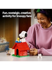 LEGO Peanuts: Snoopy's Doghouse - Image 5 of 9