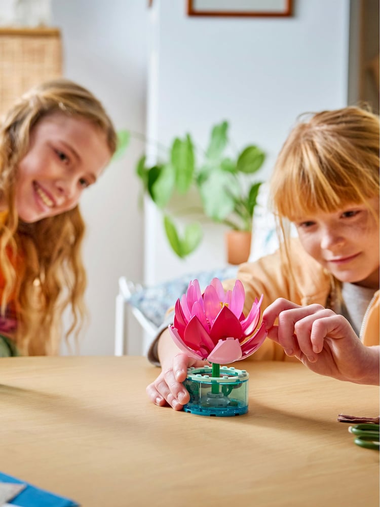 LEGO Water Lilies - Image 8 of 8
