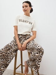 Hellbraun, Leoprint - Pyjama aus 100 % Baumwolle - Bild 1 von 7