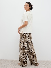 Hellbraun, Leoprint - Pyjama aus 100 % Baumwolle - Bild 2 von 7