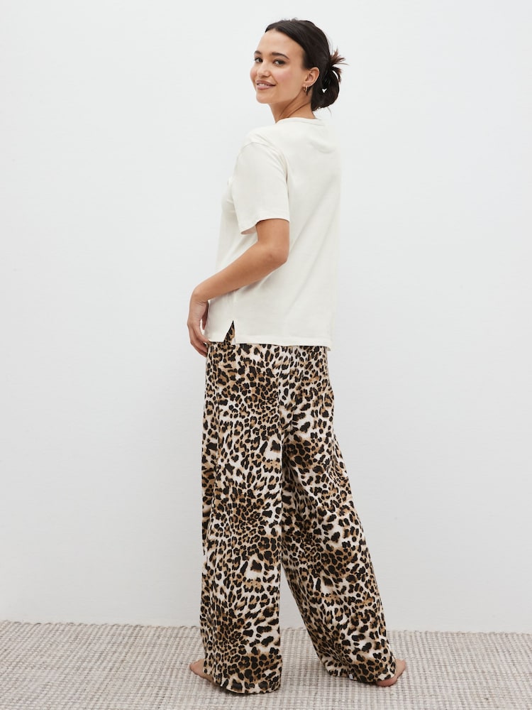 Hellbraun, Leoprint - Pyjama aus 100 % Baumwolle - Bild 2 von 7