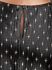 Black Cotton Crinkle Vest - Image 5 of 8