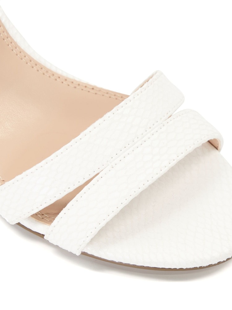 Weiß - Dune London Merisa 2-teilige Sandalen mit Blockabsatz - Bild 6 von 6 Weiß - Dune London Merisa 2-teilige Sandalen mit Blockabsatz - Bild 6 von 6
