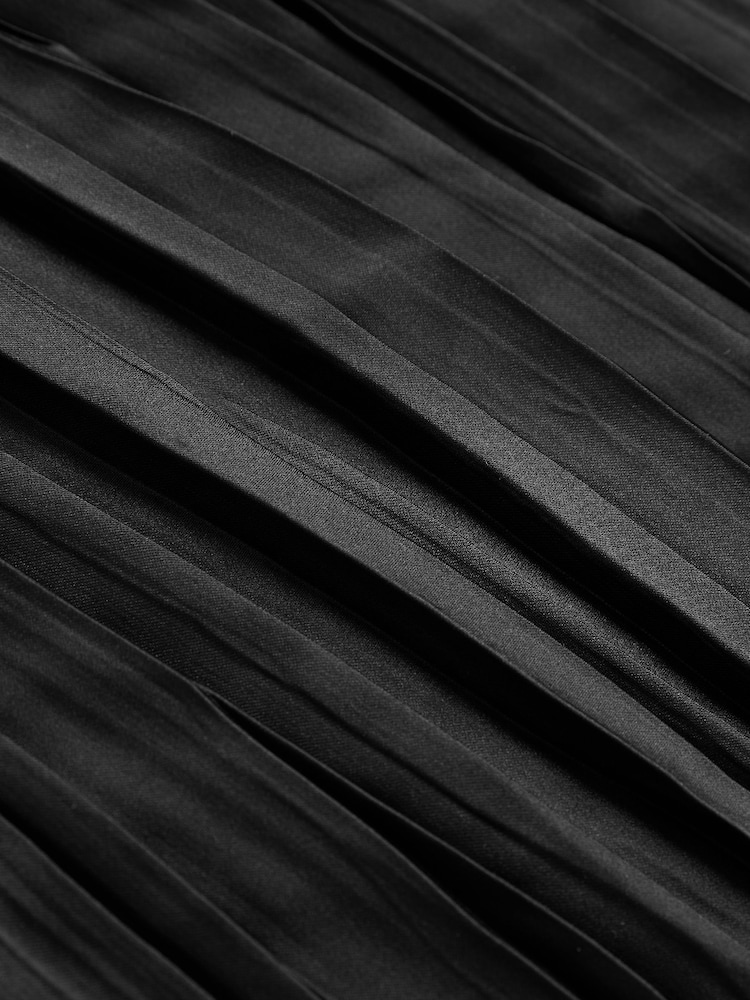 Black Plissé Woven Mix Short Sleeve Top - Image 6 of 6