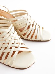 Porzellan/Weiß - Signature Schuhe mit Keilabsatz und Flechtdesign - Bild 6 von 13