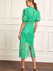 Grün - Kurzärmeliges Midikleid mit Spitzeneinsatz - Bild 3 von 6