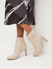 Cream - Gležnjarji s peto in zaponko Forever Comfort® - Slika 1 iz 7