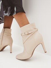 Cream - Gležnjarji s peto in zaponko Forever Comfort® - Slika 2 iz 7