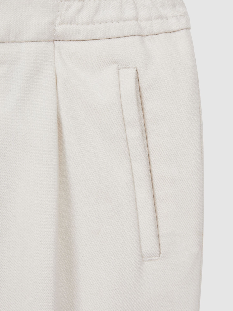 Reiss Ecru Brighton 9-14 yrs Relaxed Elasticated Trousers with Turn-Ups - Image 5 of 5 Reiss Ecru Brighton 9-14 yrs Relaxed Elasticated Trousers with Turn-Ups - Image 5 of 5