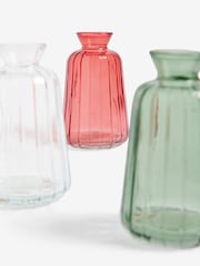 Nina Campbell Set of 3 Clear, Coral And Jade Meadow Embossed Glass Bud Vases - Image 3 of 3