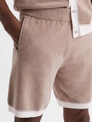 Reiss Champagne Fielder Relaxed Fit Elasticated Chenille Shorts - Image 4 of 5