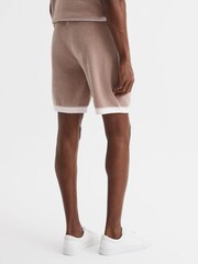 Reiss Champagne Fielder Relaxed Fit Elasticated Chenille Shorts - Image 5 of 5