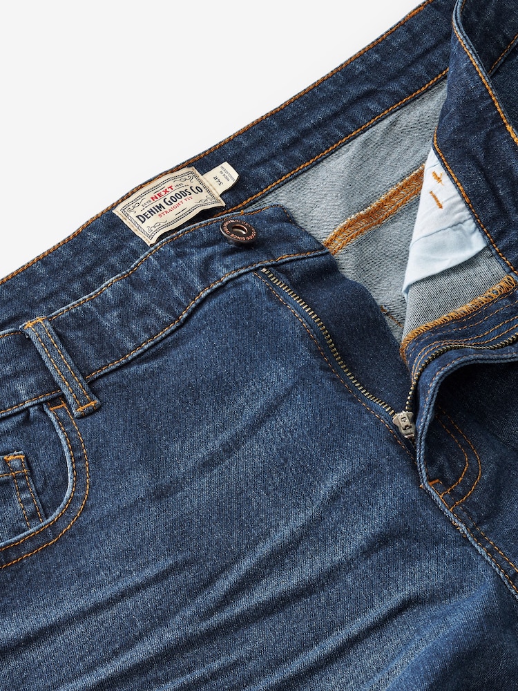 Bleu moyen - Ajustement droit - Coupe droite Essential Extensible Jeans - Image 6 of 8