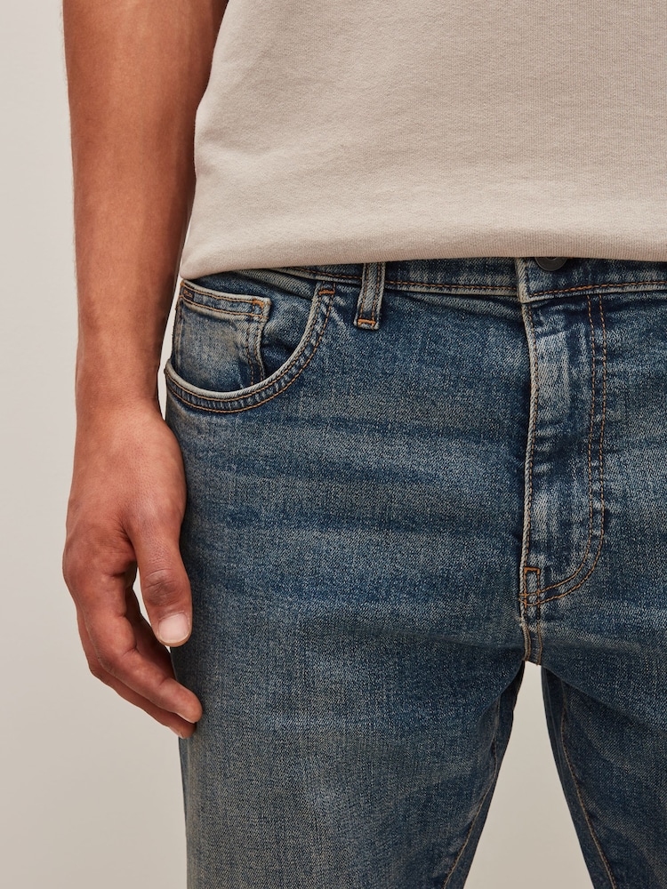 Bleu millésime - Slim Fit (Slim Fit) - Jean en denim délavé vintage - Image 4 of 9