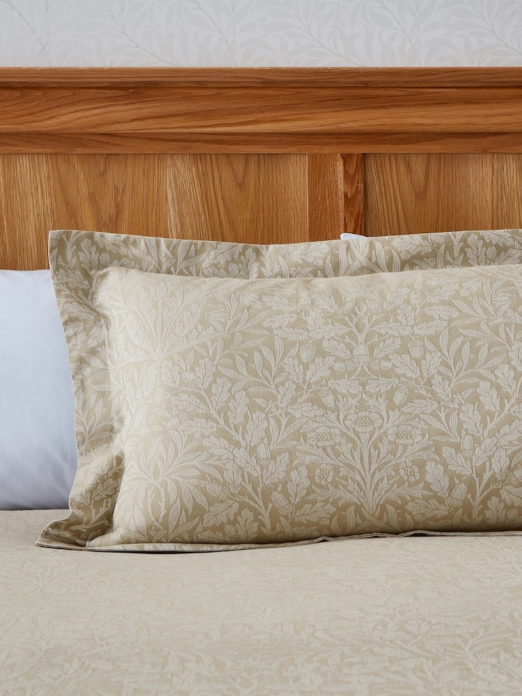 Morris & Co Cream Pure Acorn Jacquard Oxford Pillowcase - Image 2 of 4