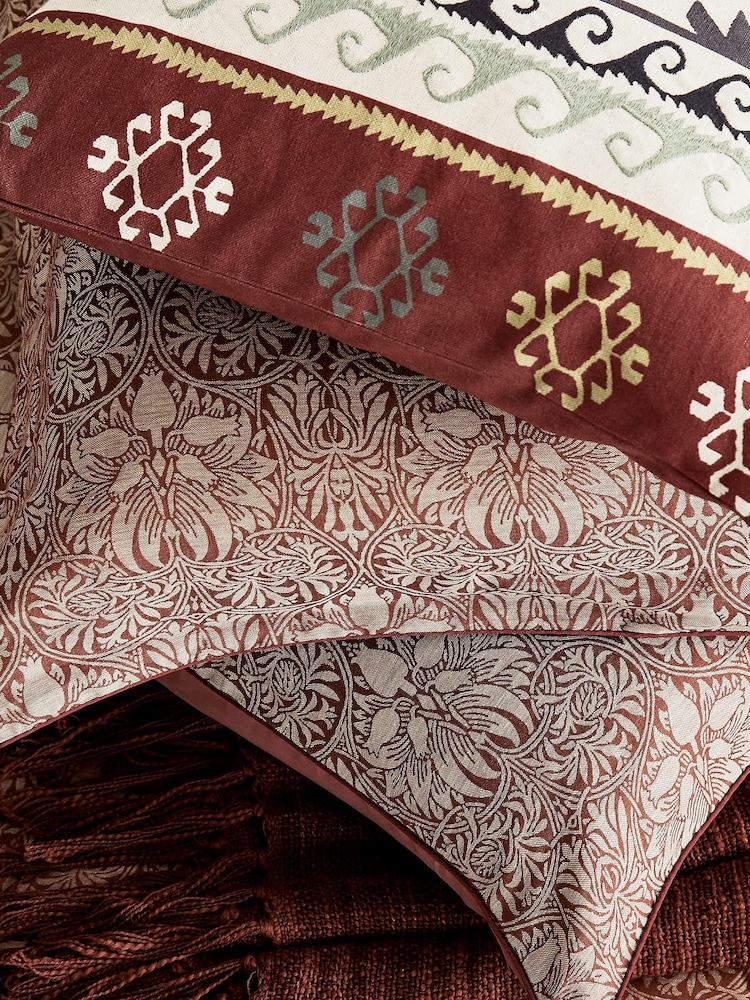 Morris & Co Red Crown Imperial Duvet Duvet Cover - Image 3 of 3