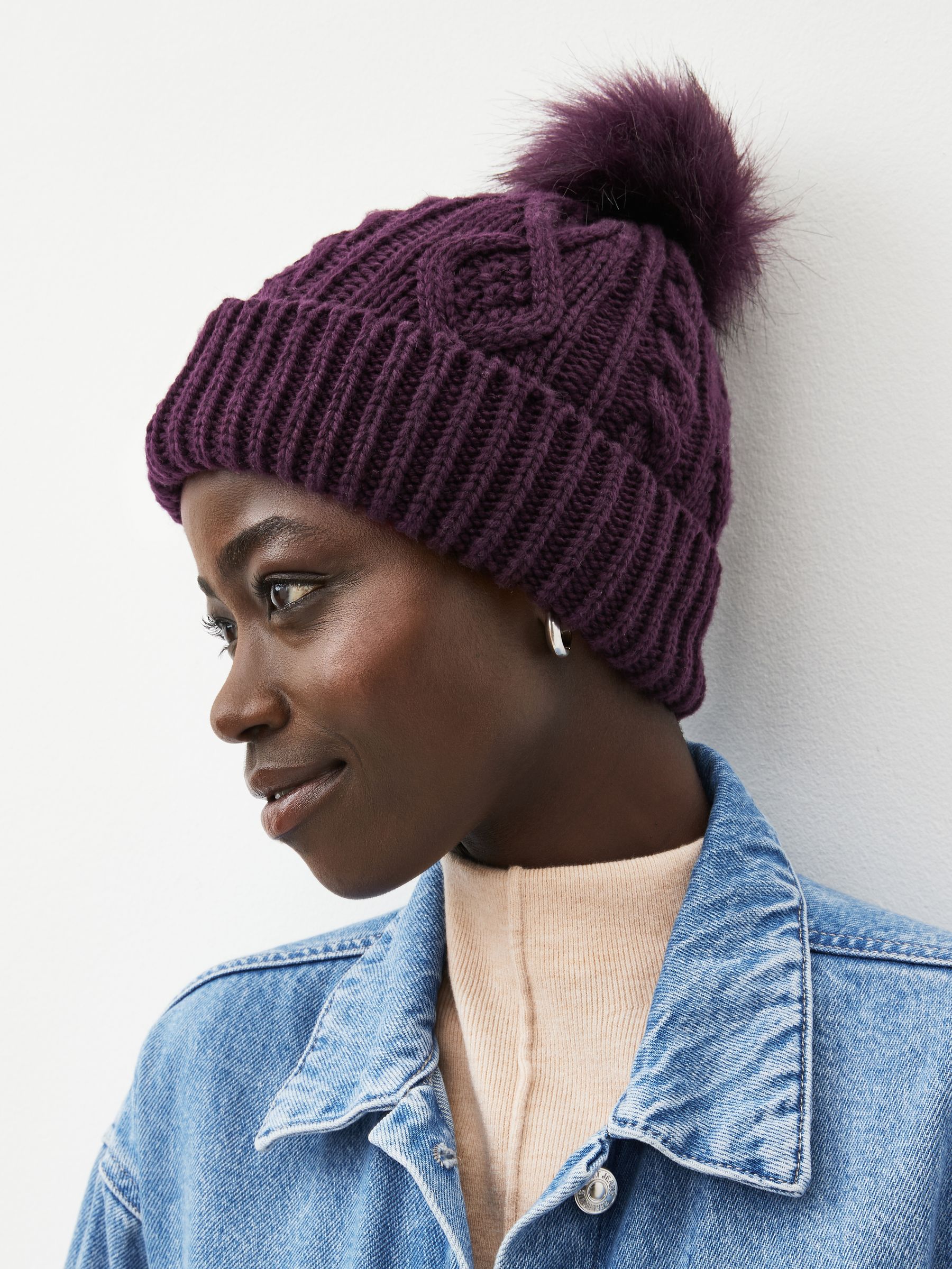 Stocking hat with fur pom pom hot sale