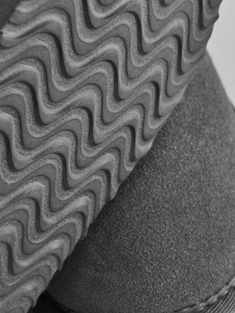Grau - Slipper-Stiefel aus Velourleder mit warmem Futter - Bild 6 von 6