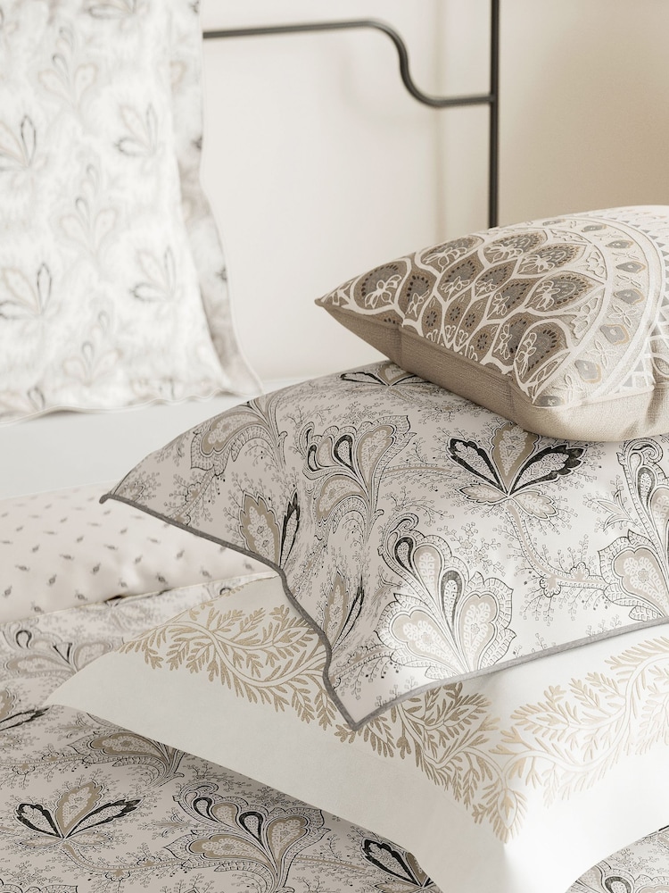 V&A Natural Aarya Oxford Pillowcase - Image 2 of 4