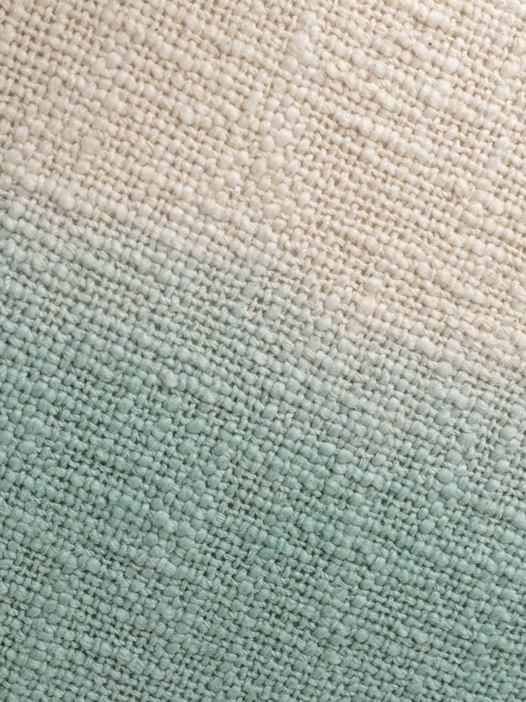 Квадратная подушка из 100% хлопка с эффектом деграде Furn Mizu - Изображение 6 из 6