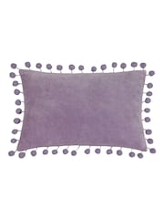 Cojín con pompones en terciopelo y 100% algodón con diseño rectangular Dora de Furn - Imagen 1 de 6