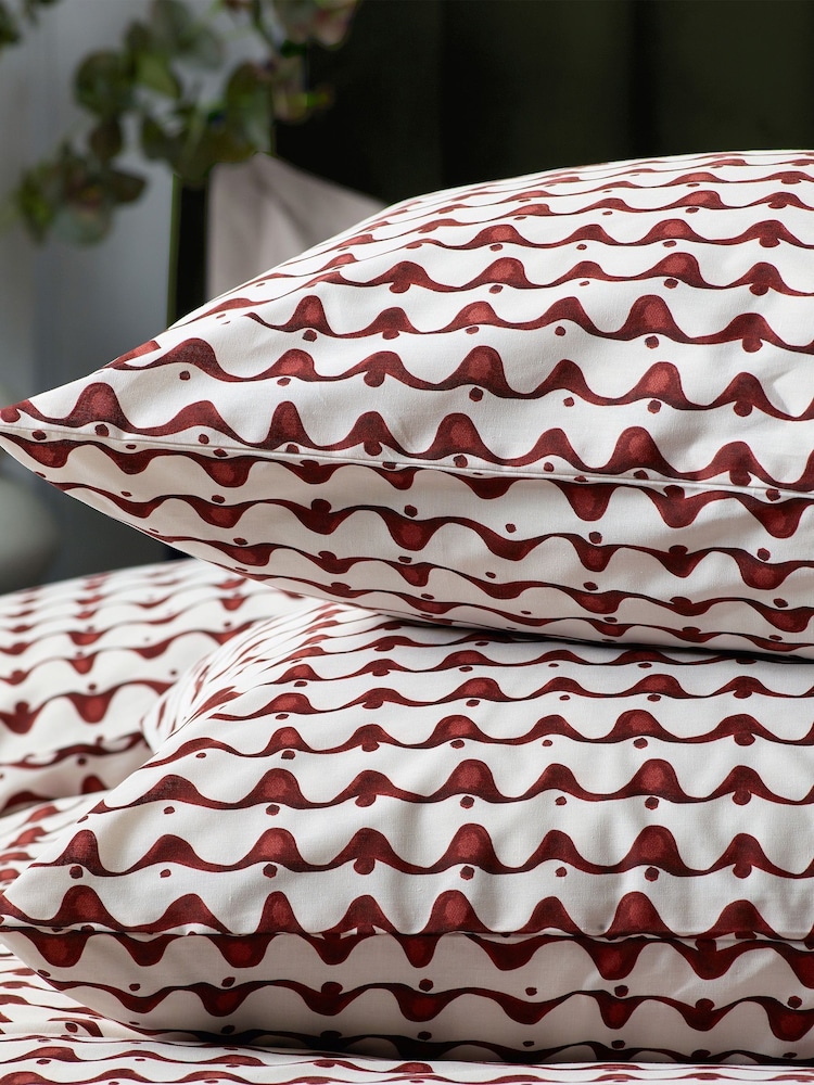 HÖEM Chestnut Brown Chestnut Brown Avery Minimalist Cotton Rich Duvet Cover and Pillowcase Set - Image 4 of 4