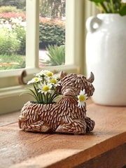 Green Hamish the Highland Cow with Artificial Daisies - Image 1 of 4