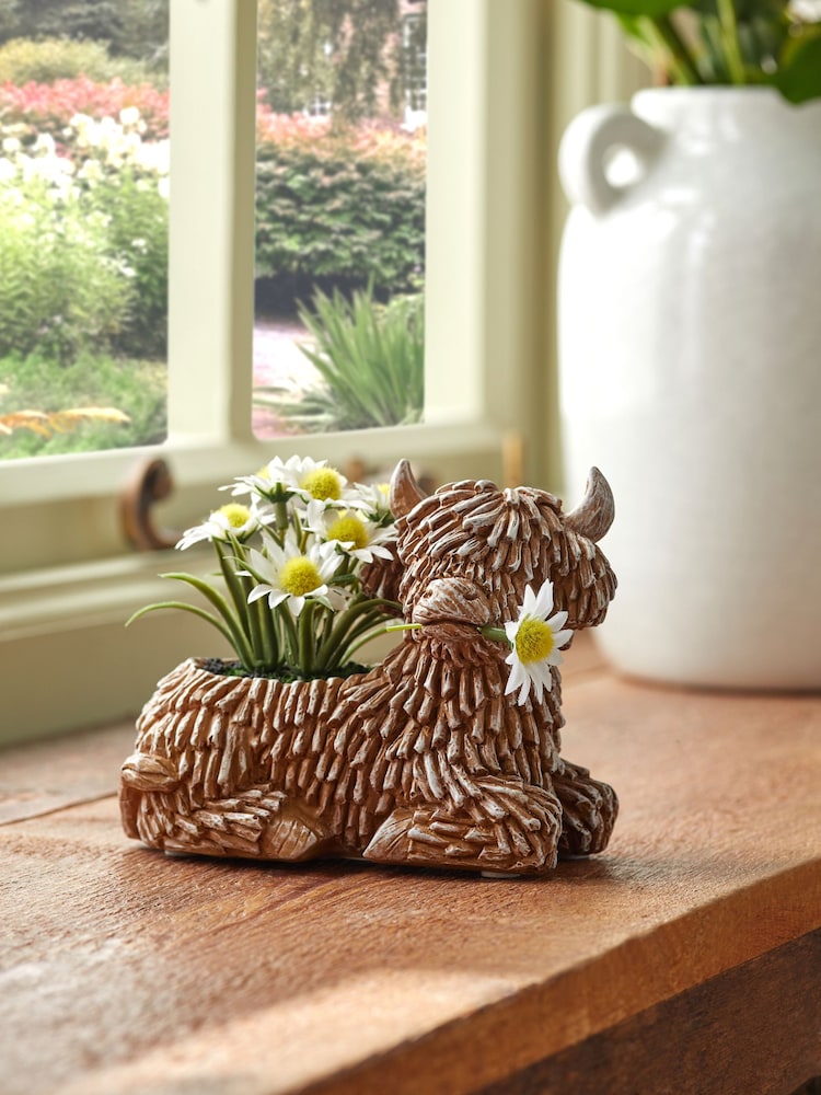 Green Hamish the Highland Cow with Artificial Daisies - Image 1 of 4