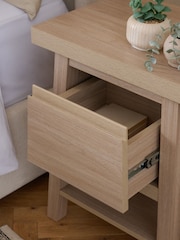 Mid Natural Oti Oak Effect 1 Drawer Bedside Table - Image 3 of 6