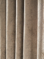 Cortinas de luxo revestidas de veludo com corte pesado e ilhós - Imagem 4 de 5