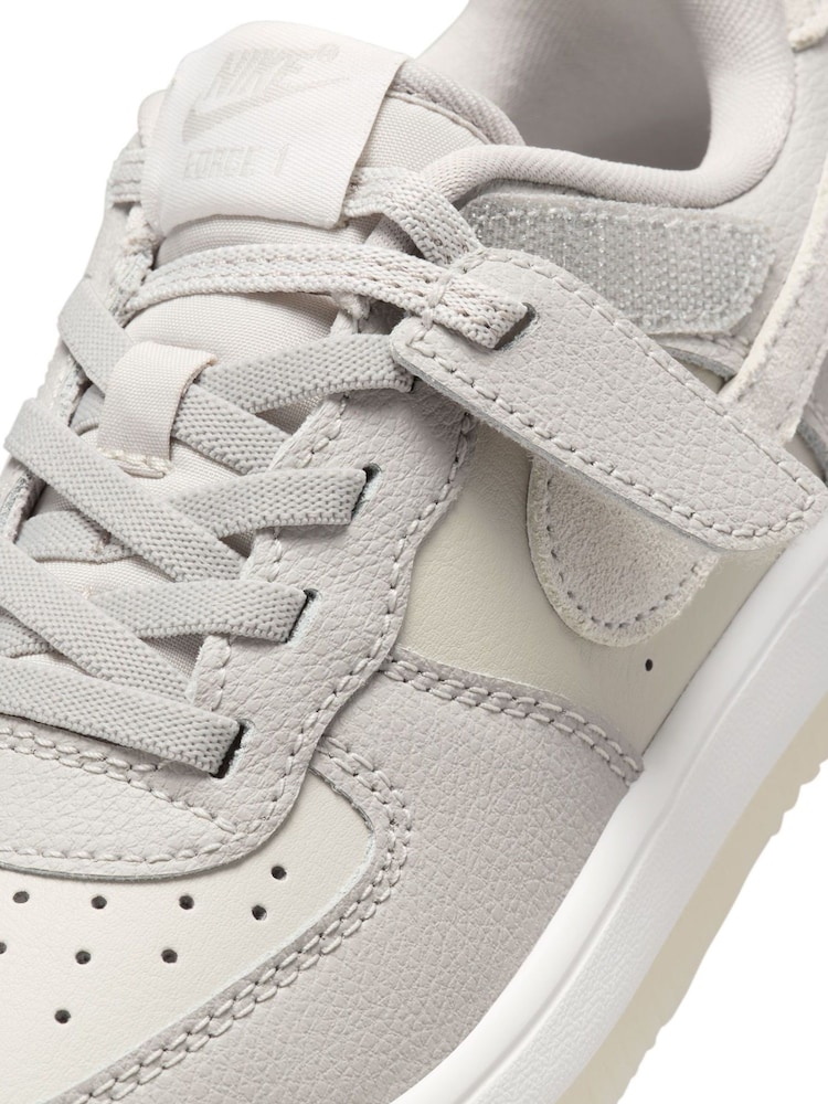 Nike Grey Junior Air Force 1 Low LV8 EasyOn Trainers - Image 12 of 12