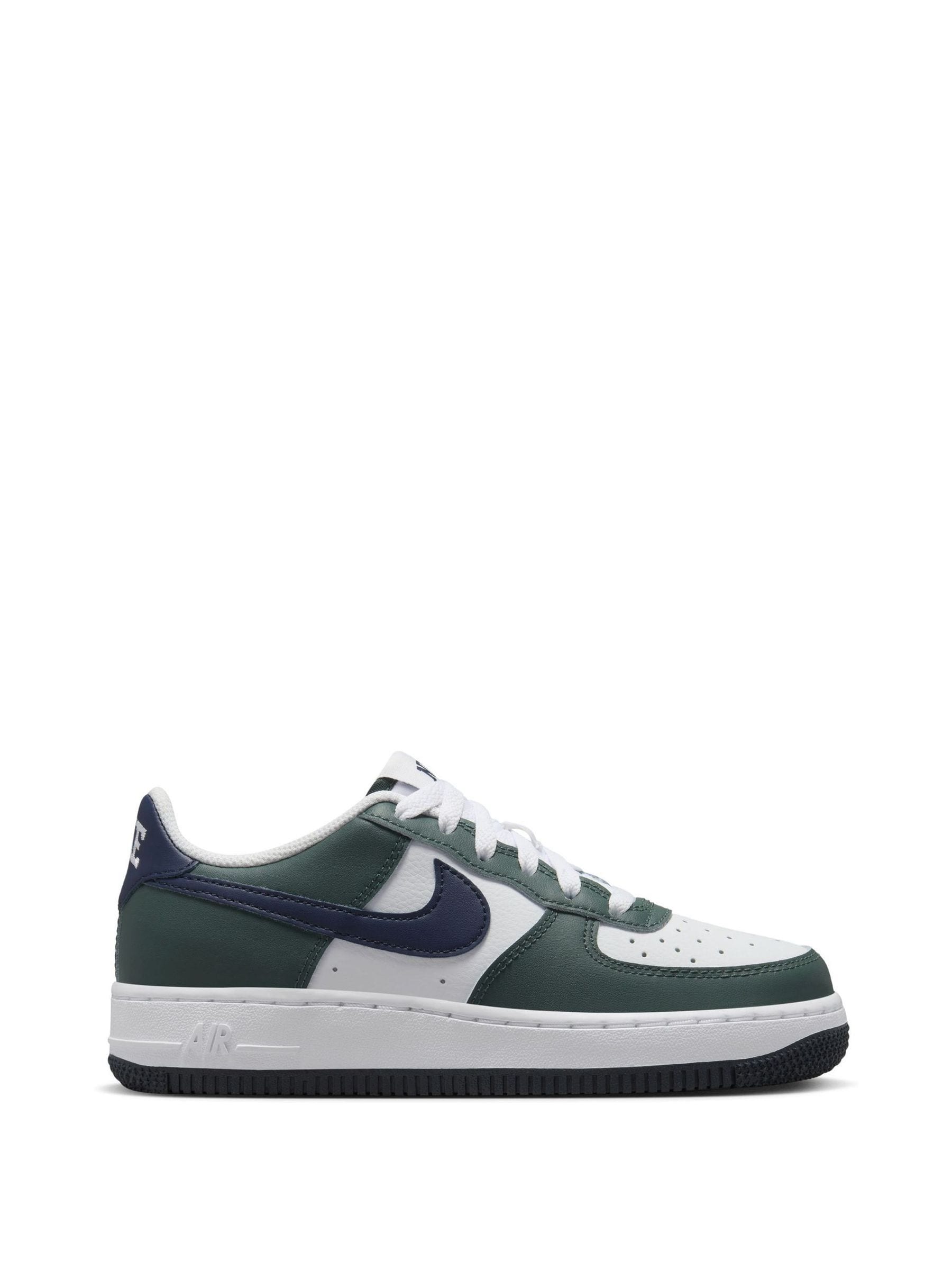 Acheter Vert Blanc Nike Air Force 1 Youth Trainers from Next France