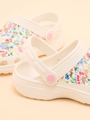 Joules Kids' Poole Cream Floral Slip On Clogs - Image 5 of 5