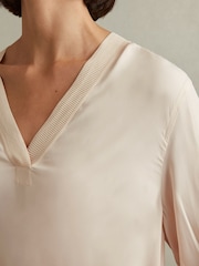 Reiss Pale Pink Tash Relaxed High-Low V-Neck Top - Image 3 of 5