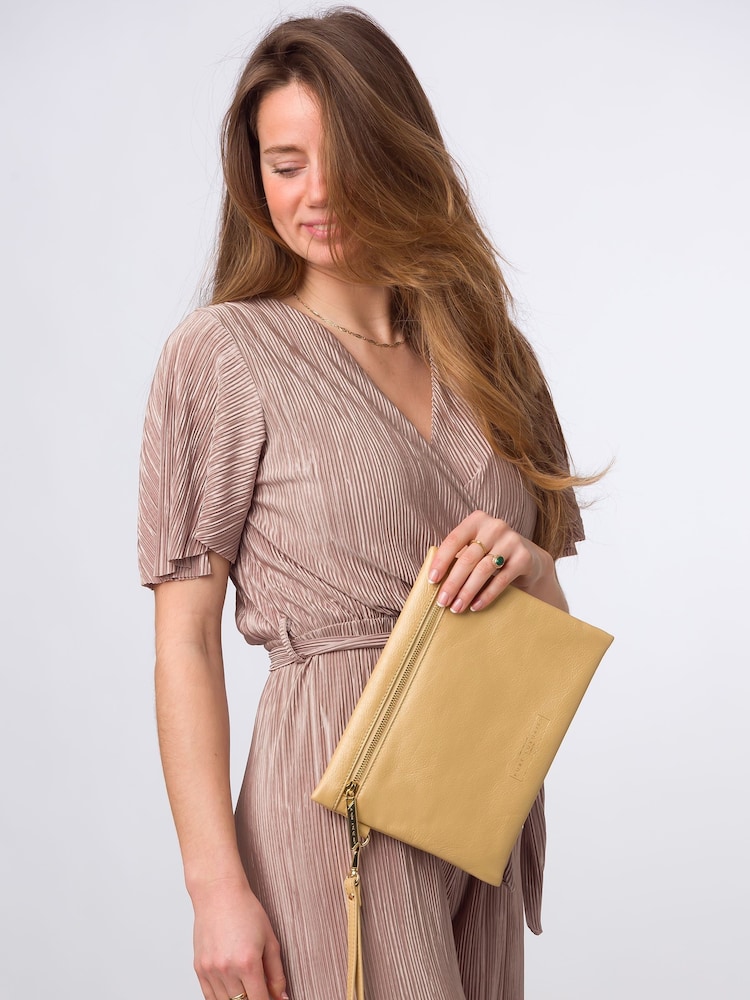 zlata (barva); zlato - Usnjena clutch torbica Pure Luxuries London Chalfont - Slika 1 iz 7 zlata (barva); zlato - Usnjena clutch torbica Pure Luxuries London Chalfont - Slika 1 iz 7