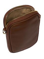 Cromo marrom - Bolsa transversal para celular Pure Luxuries London Alaina em couro napa - Imagem 6 de 8